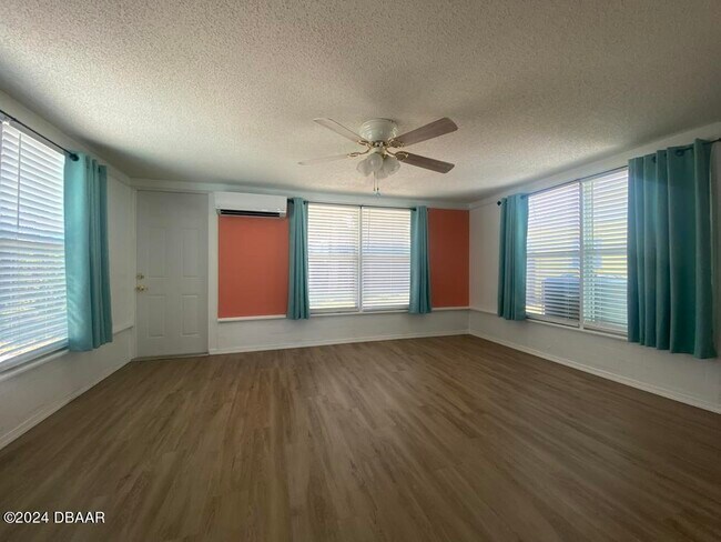 Building Photo - 19 Rivershore Dr
