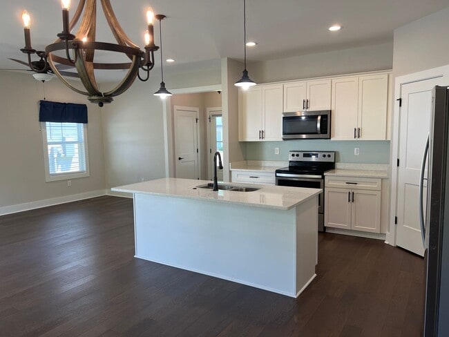 Building Photo - 12 Sycamore Ridge W
