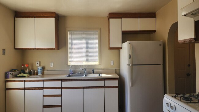 Building Photo - West Tacoma Cozy 2 Bedroom