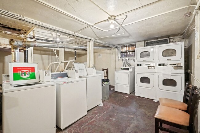 Building Photo - 1516 -1526 S. Hope St