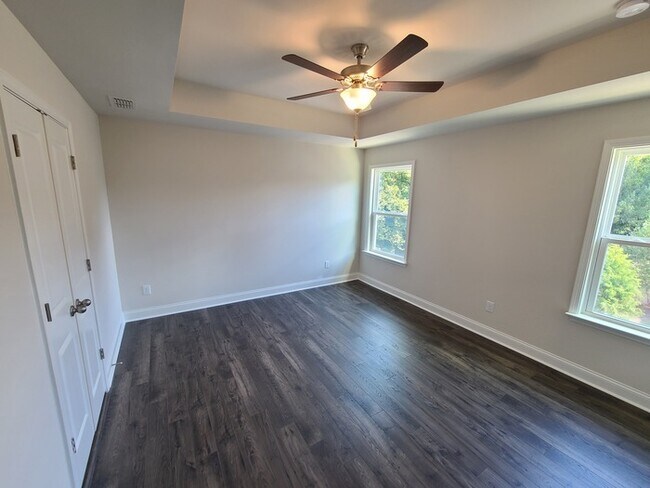 Building Photo - 3 Bed and 3 Bath Brand new ready for move-...