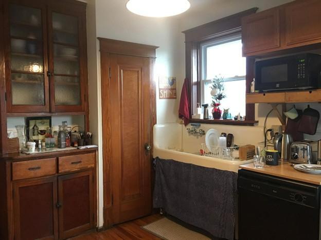 Building Photo - 1042 Art Hill Pl