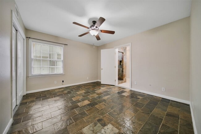 Building Photo - 4505 Larch Ln