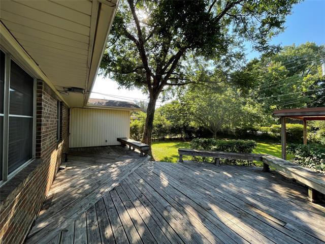 Building Photo - 1303 Northlake Dr