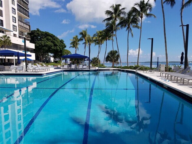 Building Photo - 2333 Brickell Ave