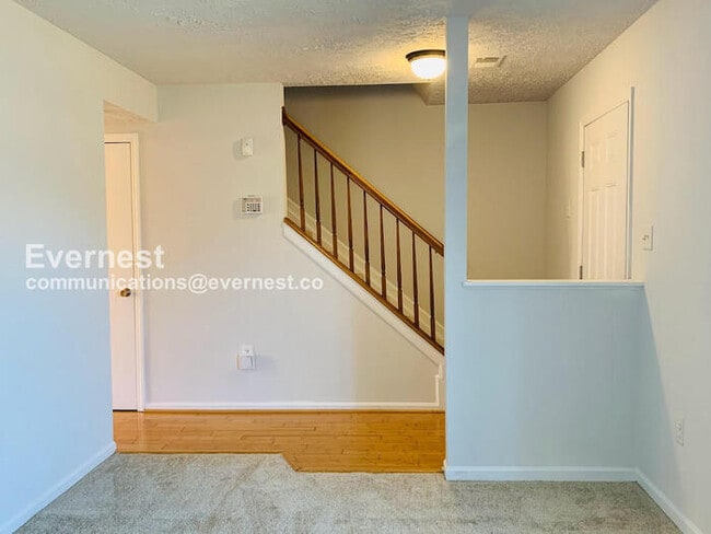 Building Photo - 8627 Reinecke Ct