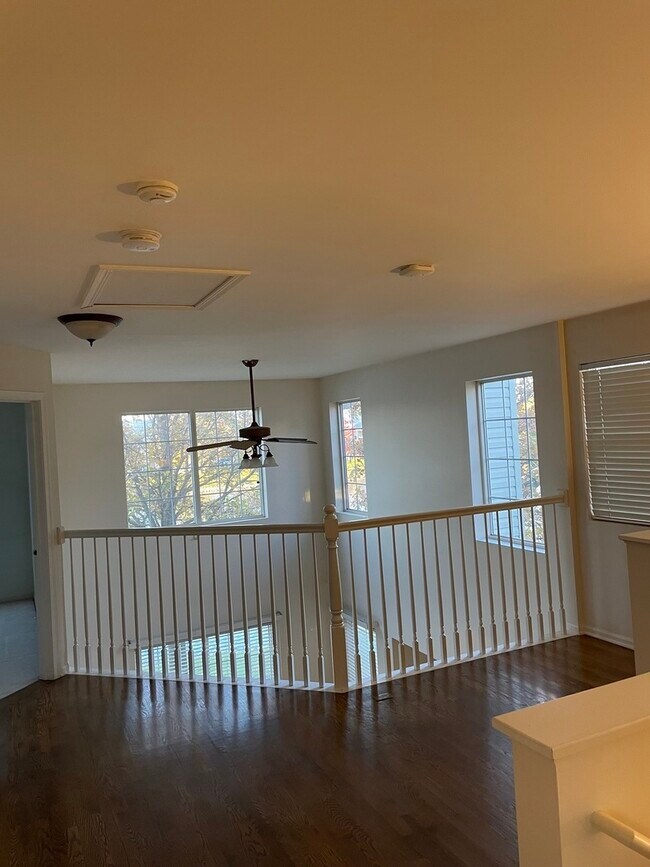 Building Photo - 1819 Golden Gate Ln