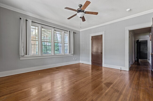 Building Photo - 1720 W 24th St