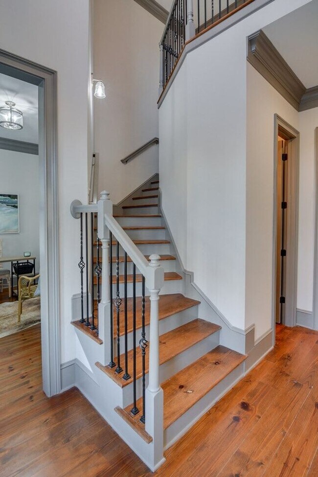 Building Photo - 3057 Leaning Oak Way