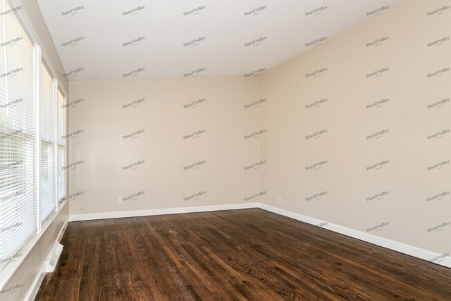 Building Photo - 315 St Edward Ln