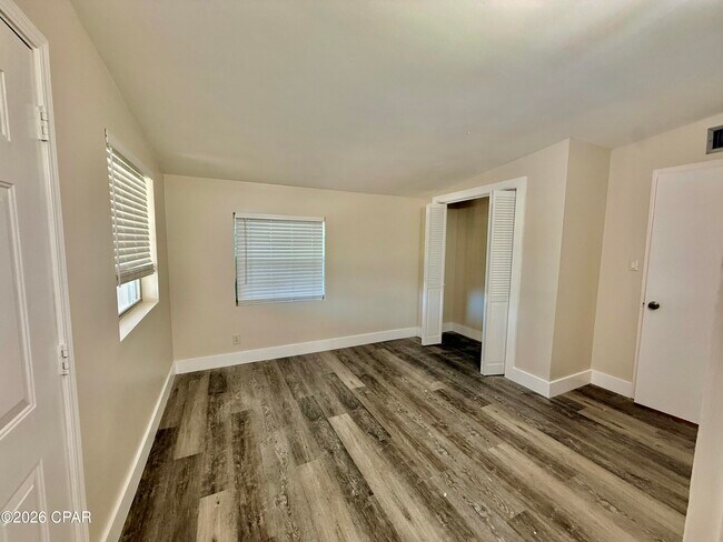 Building Photo - 3113 W 20th Ct