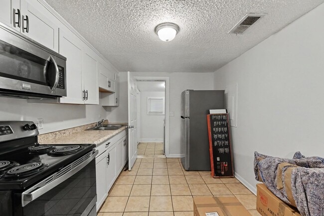 Building Photo - 4202 Barnwell Ave