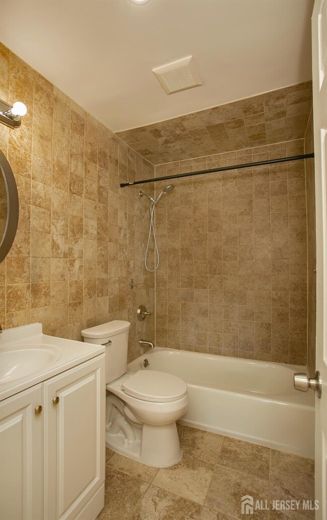 Building Photo - 40 Essex Ave