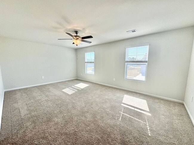 Building Photo - 303 Windmill Dr
