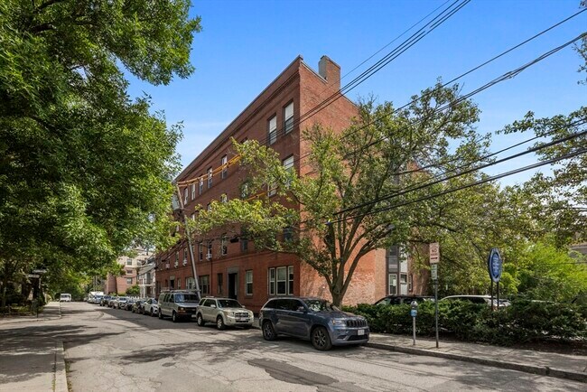 Building Photo - 39 Kent St