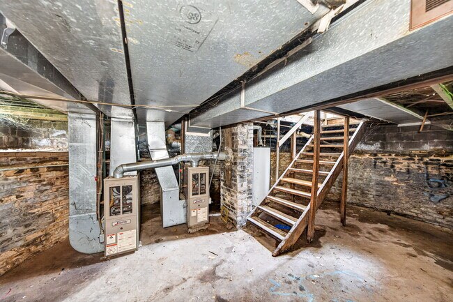 Building Photo - 1225 Miami St