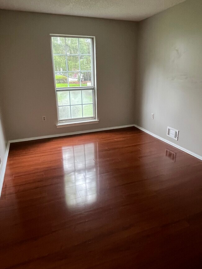 Building Photo - 27 Lindsey Ct