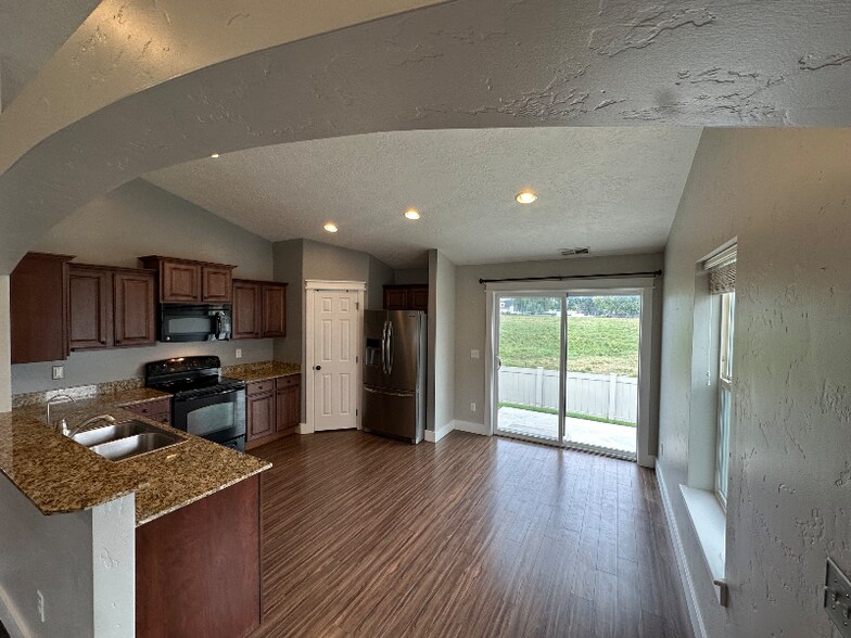 Building Photo - 2724 Sommersby Wy N