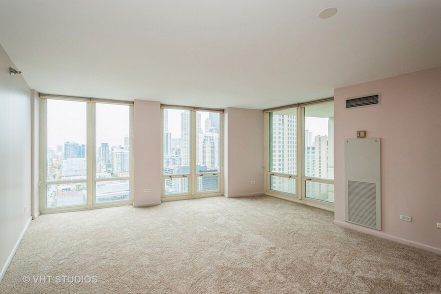 Building Photo - 900 W Washington Blvd