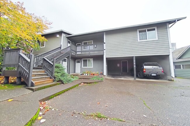 Primary Photo - 1 Bedroom Apartment ~ Close to Campus ~ Sm...