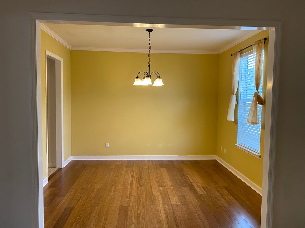 Building Photo - 2549 Twain Dr