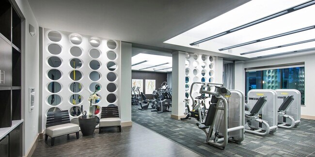 Building Photo - 7100 Old Katy Rd