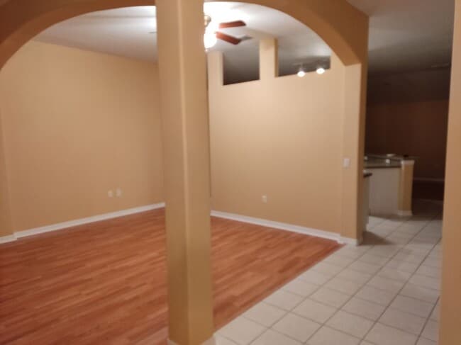 Building Photo - 17 Ziegler Pl