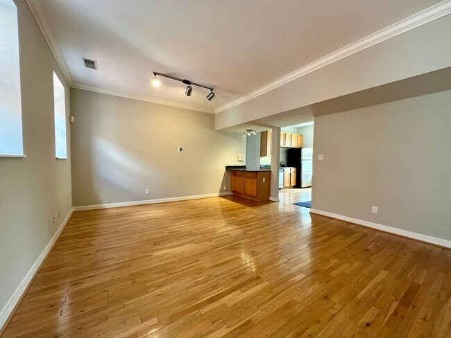 Building Photo - 5653 Waterman Blvd