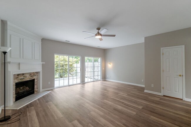 Building Photo - Spacious Townhome in Prime South Charlotte...