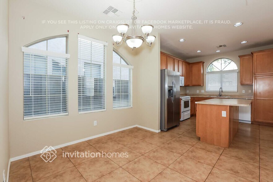 Building Photo - 3688 E Sundance Ave