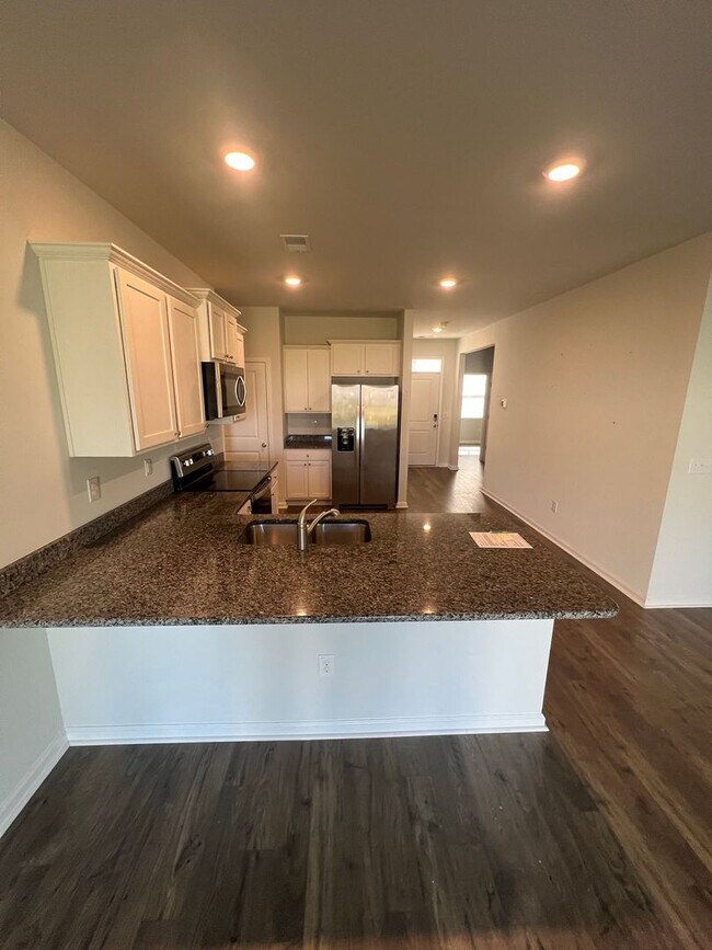 Building Photo - 3BD/ 2BA house in Forestbrook Cove