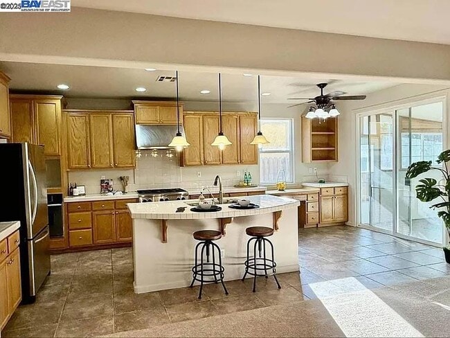 Building Photo - 3017 Roslyn Dr