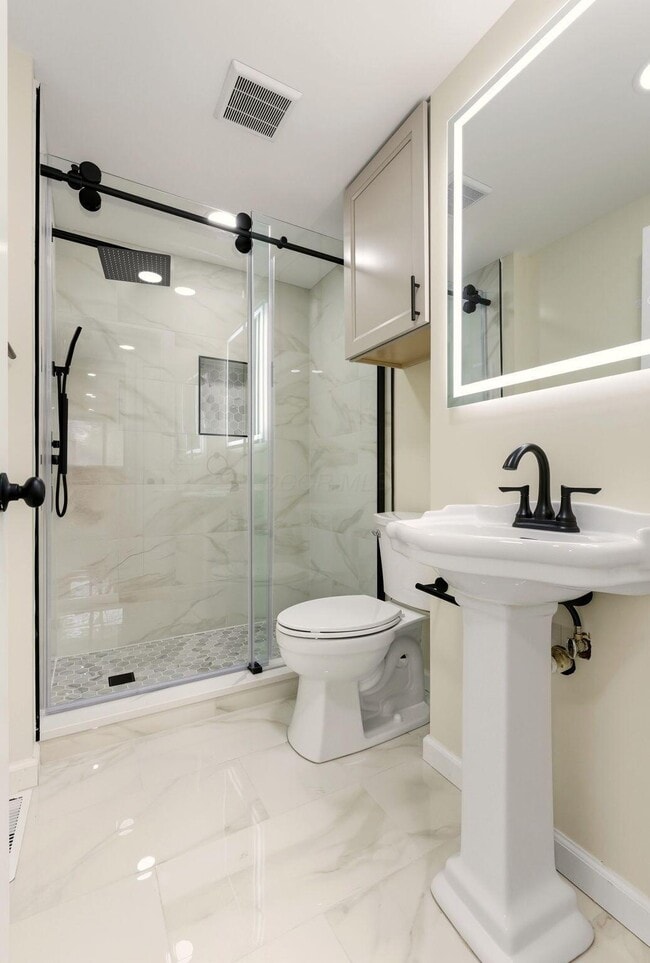 Building Photo - 3938 Halsey Pl