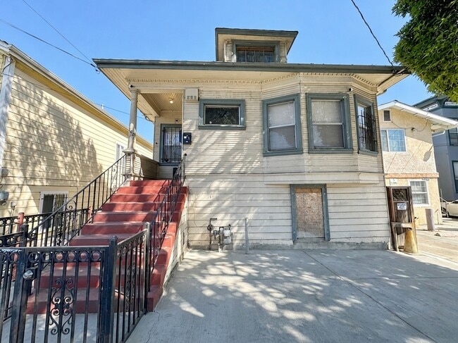 Building Photo - 1630 8th Ave