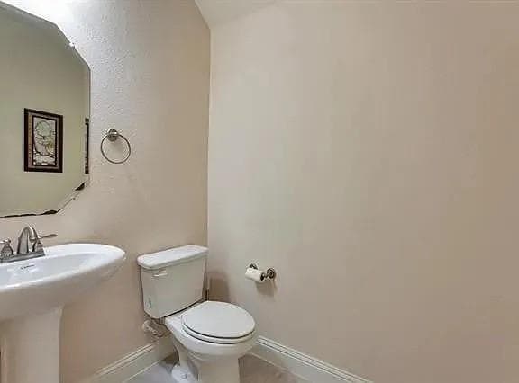 Building Photo - 913 Yarrow St