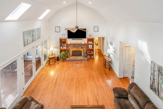Building Photo - 28900 Deercroft Dr