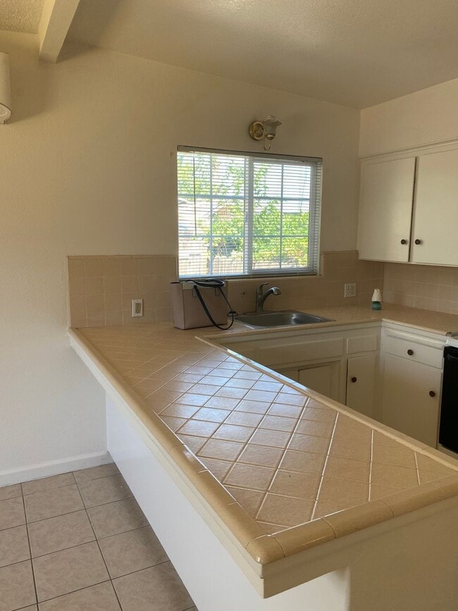 Building Photo - Now Available!! Quaint Los Banos Home