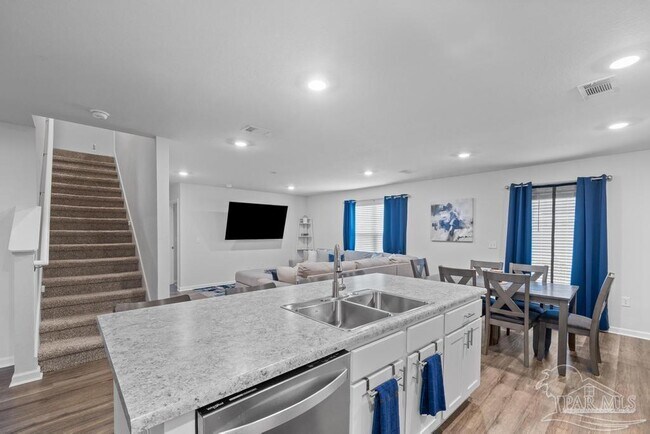 Building Photo - 5213 Peach Dr