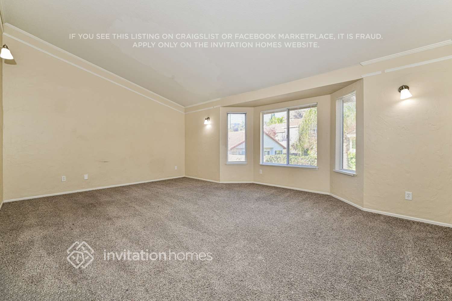 Building Photo - 20325 Calhaven Dr