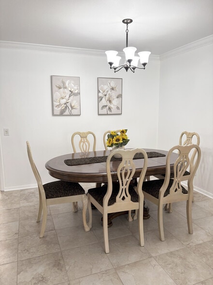 Dining Room - 7500 Callaghan Rd