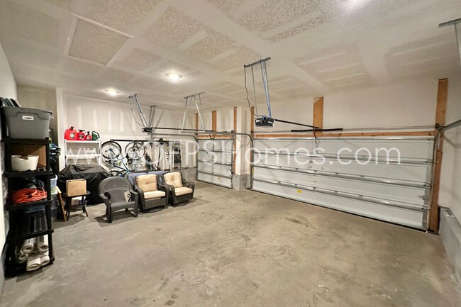 Building Photo - 8090 Silver Maple Dr