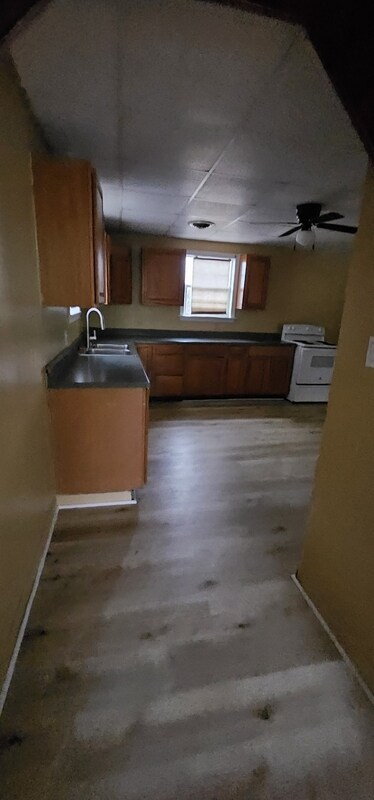 Building Photo - 361 N Gallatin Ave