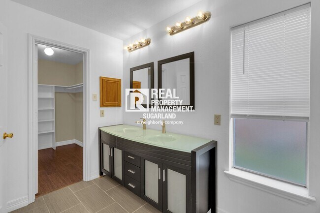 Building Photo - Fantastic Katy 3-2 close to everything