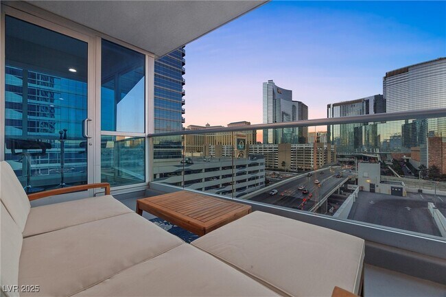 Building Photo - 4525 Dean Martin Dr