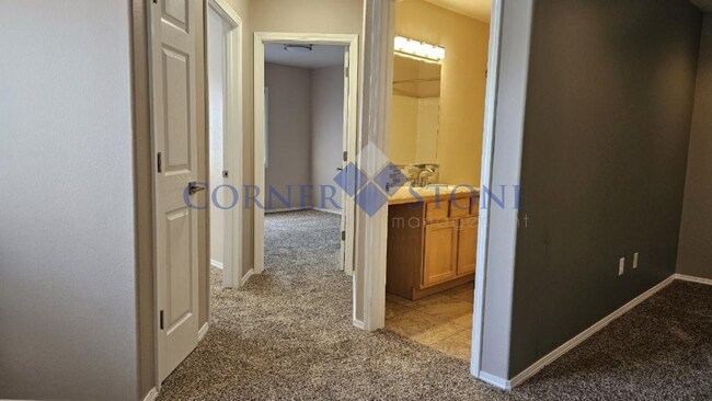Building Photo - 10326 W Bantam St