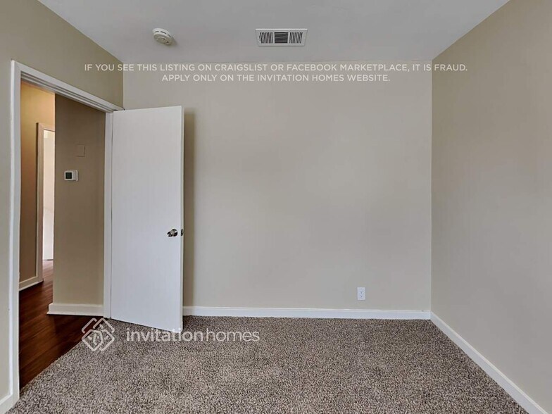 Building Photo - 6556 Beeman Ave