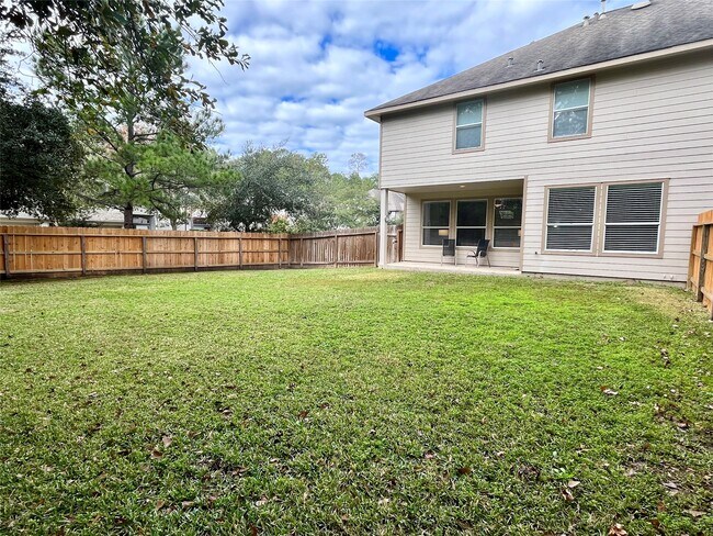 Building Photo - 2 Stone Arrow Pl