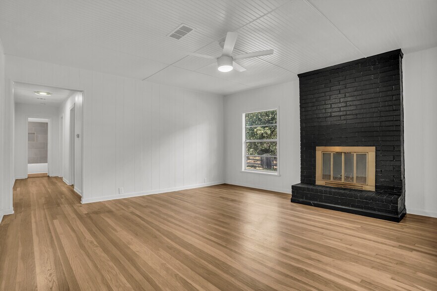 Building Photo - 1403 Harpole Rd E