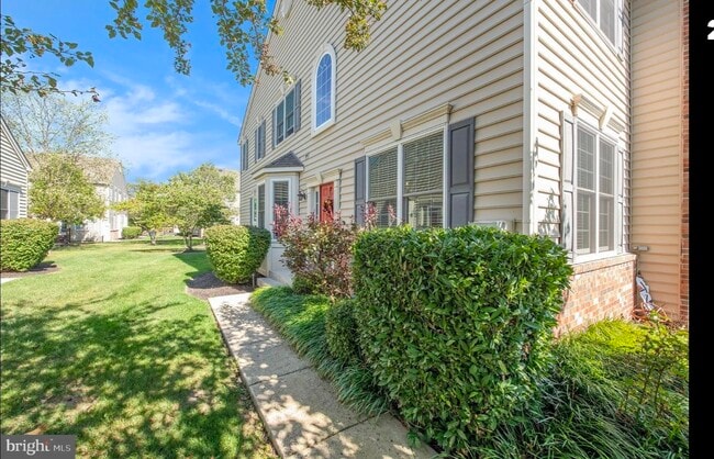 Building Photo - 911 Caralea Dr