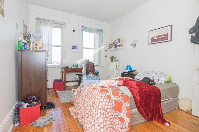 Primary Photo - Top-notch and unique BU...